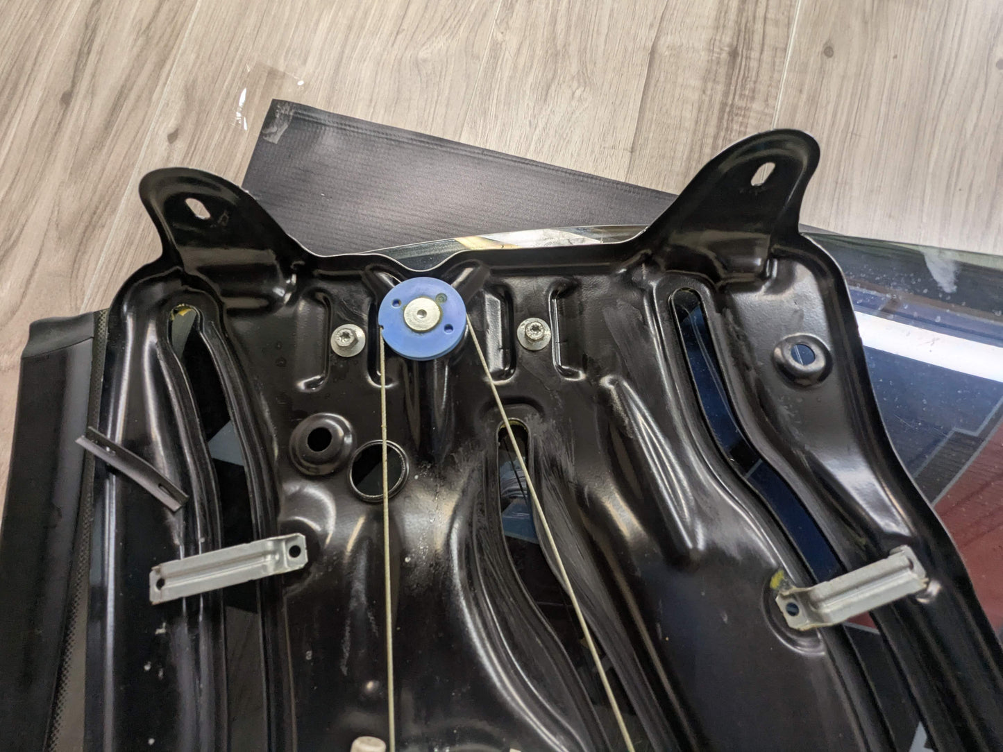 OEM BMW E93 328 335 M3 Convertible Rear Right Passenger Window Regulator Glass