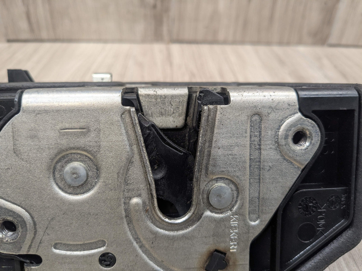 OEM BMW E82 E90 F23 F30 F32 E60 F01 M4 X6 REAR RIGHT Door Lock Latch Actuator