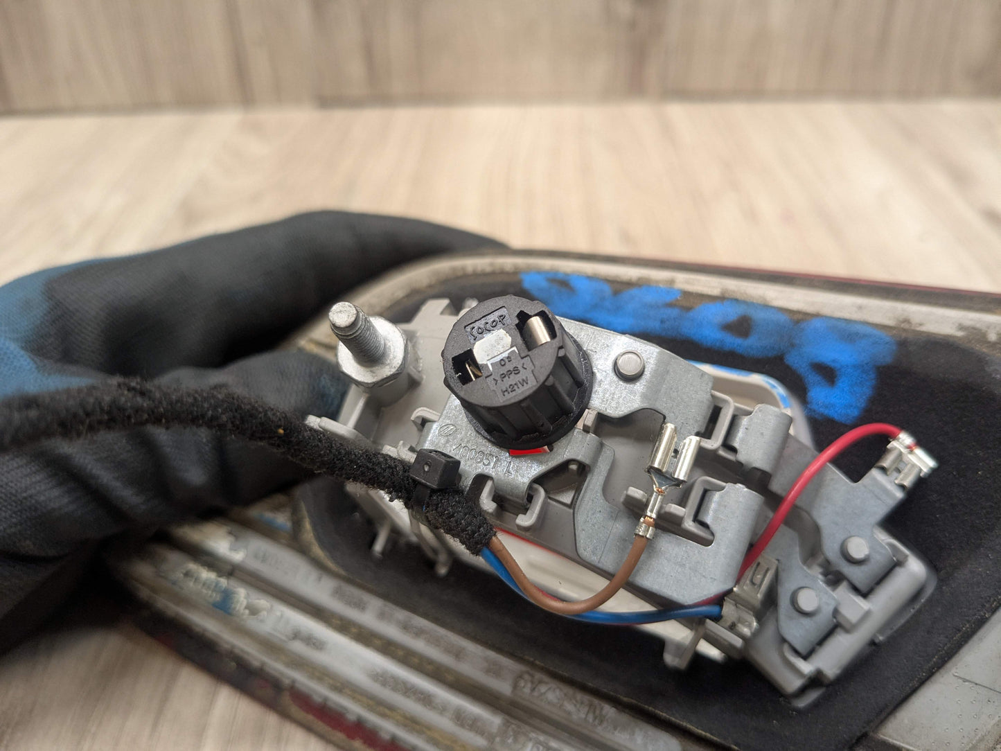 07-10 OEM BMW E93 328 335 M3 CONVERTIBLE Rear Left Driver Inner Trunk Tail Light