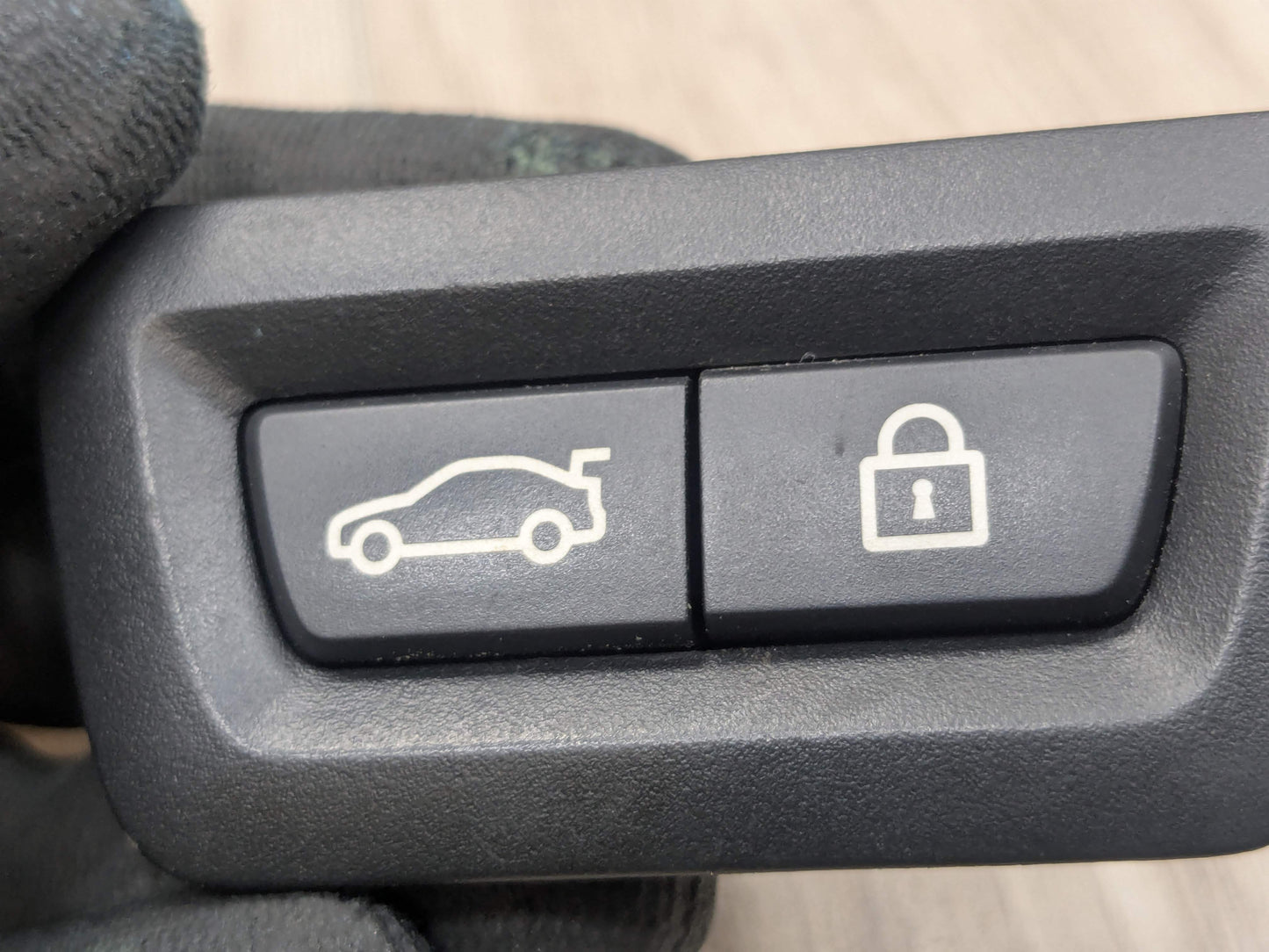 OEM BMW F02 F10 F15 F48 F90 G01 G20 G30 G80 X3 Rear Trunk Lid Center Lock Switch