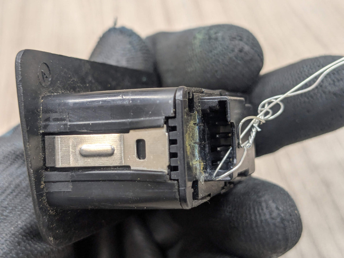 OEM BMW F02 F10 F15 F48 F90 G01 G20 G30 G80 X3 Rear Trunk Lid Center Lock Switch