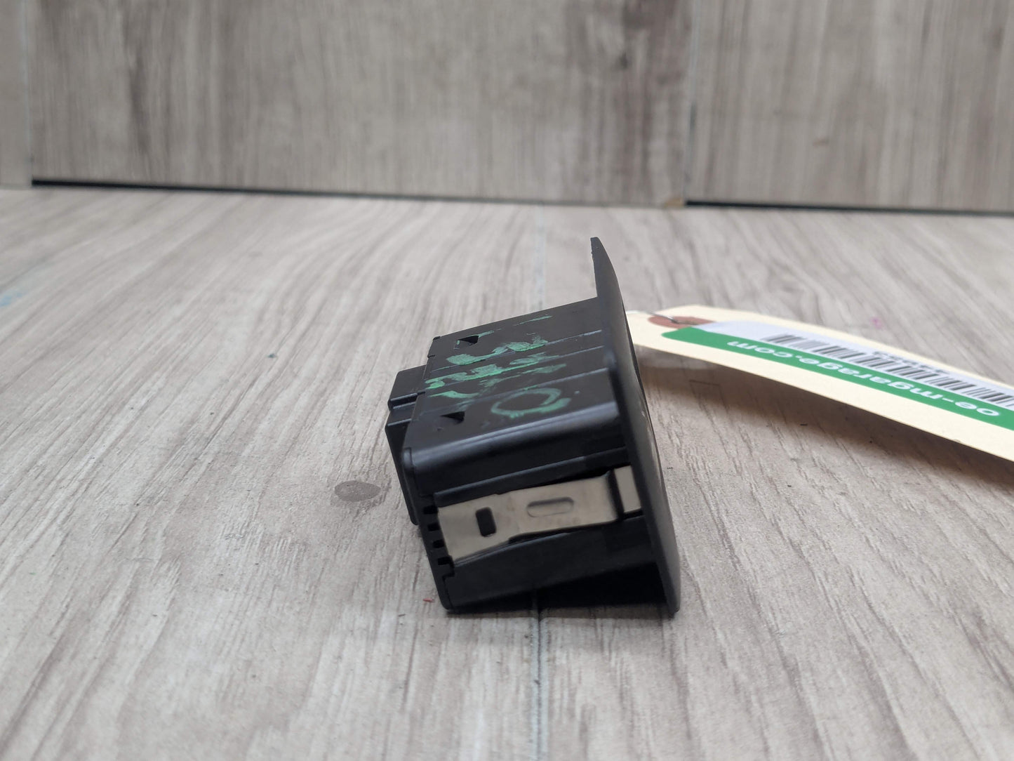 OEM BMW F02 F10 F15 F48 F90 G01 G20 G30 G80 X3 Rear Trunk Lid Center Lock Switch