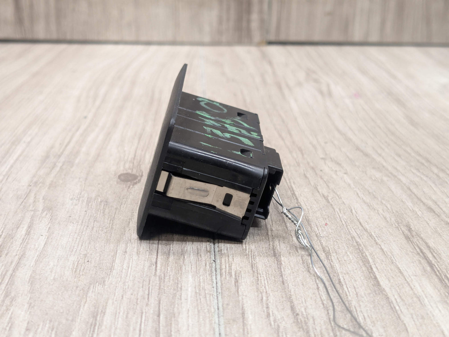 OEM BMW F02 F10 F15 F48 F90 G01 G20 G30 G80 X3 Rear Trunk Lid Center Lock Switch