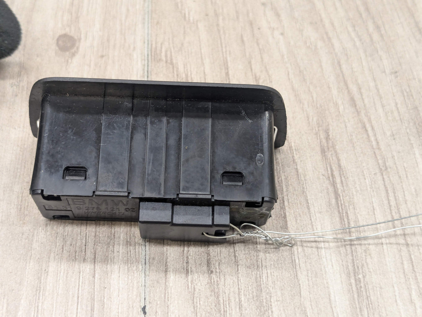 OEM BMW F02 F10 F15 F48 F90 G01 G20 G30 G80 X3 Rear Trunk Lid Center Lock Switch