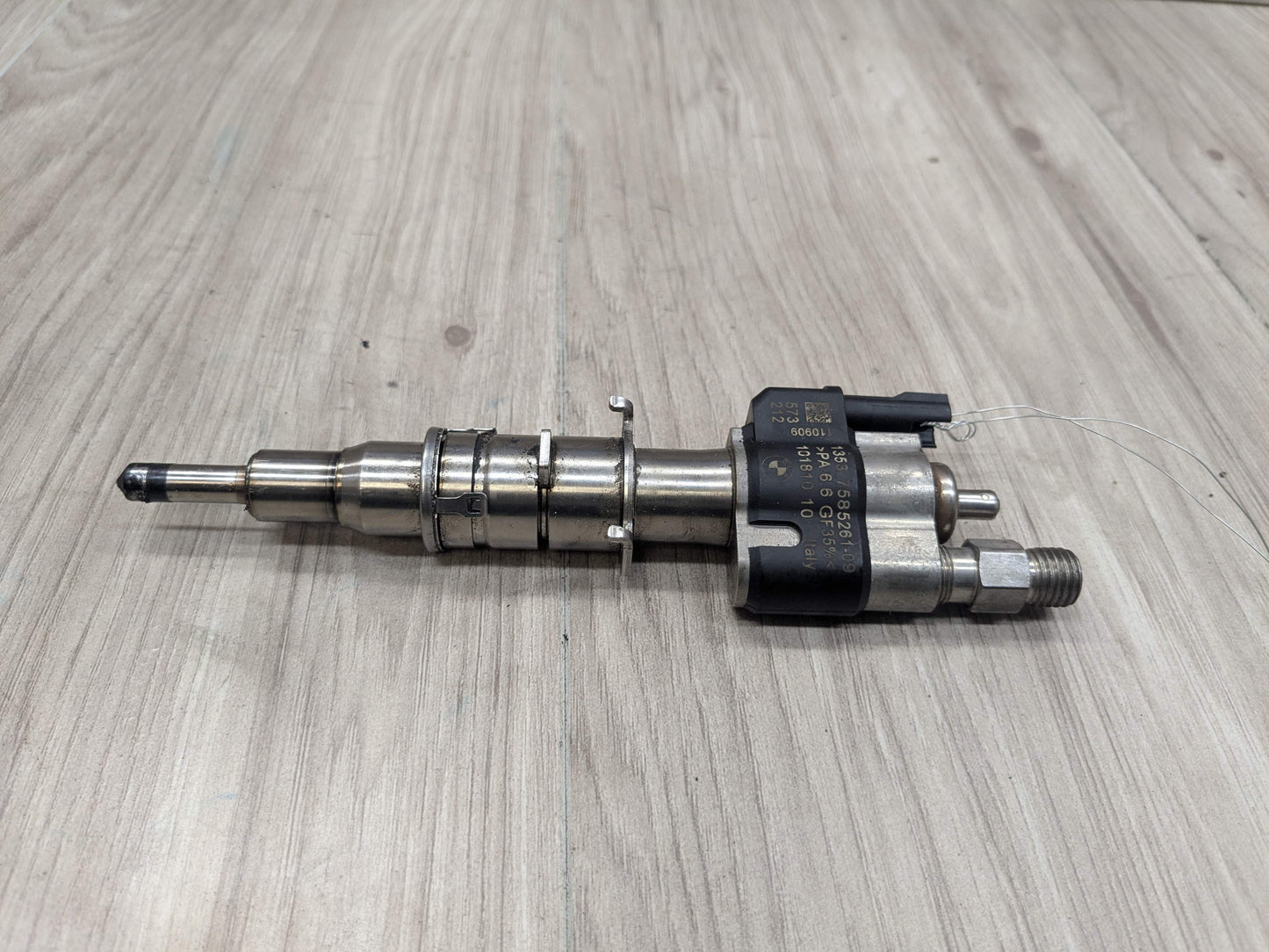 OEM BMW E82 E90 E92 F02 F10 Engine N54 N63 High Pressure Fuel Injector INDEX 09