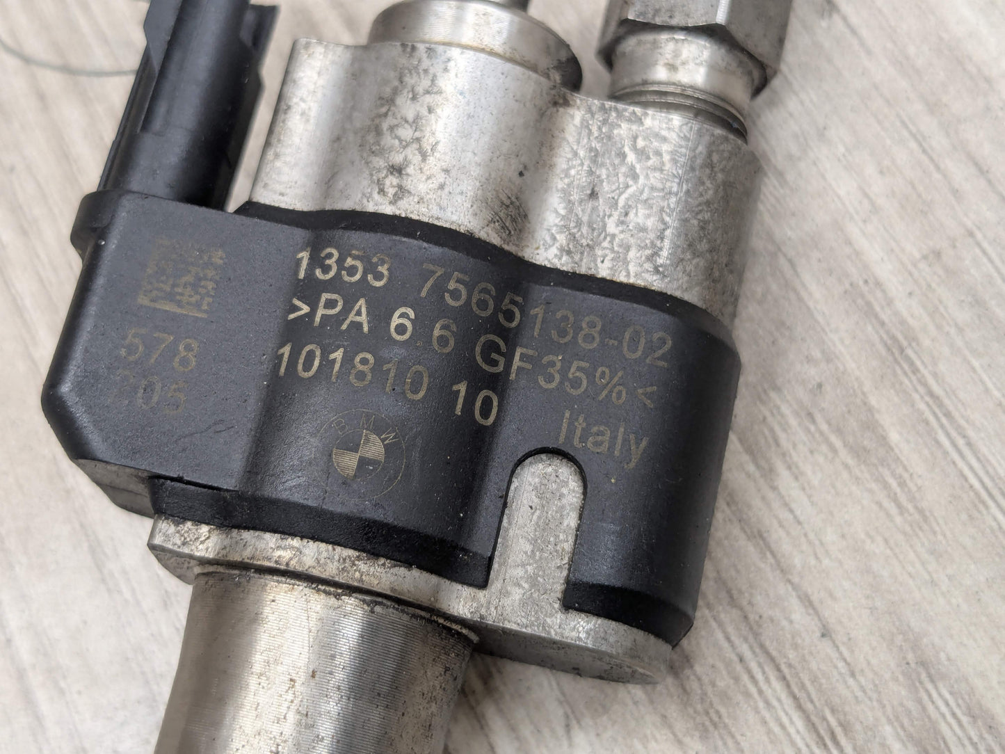 BMW E90 E92 E93 F10 F12 F01 Engine N63 N54 High Pressure Fuel Injector INDEX 02