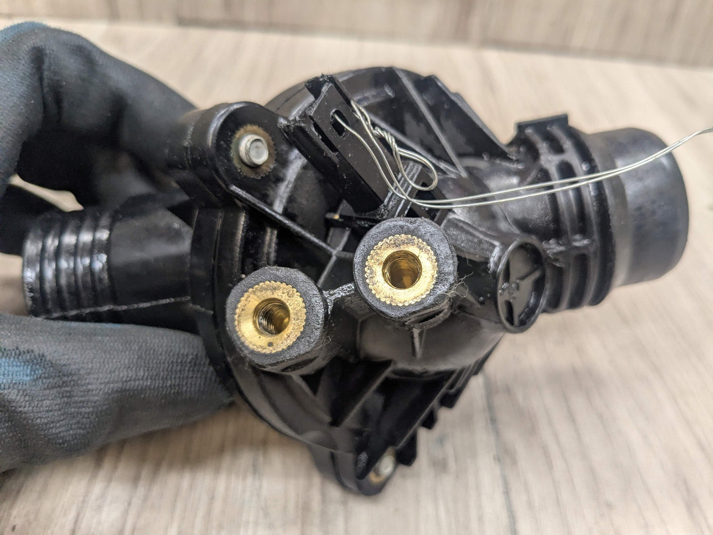 URO BMW E70 E90 E92 E93 Engine N51 N52 N54 Water Coolant Thermostat Housing