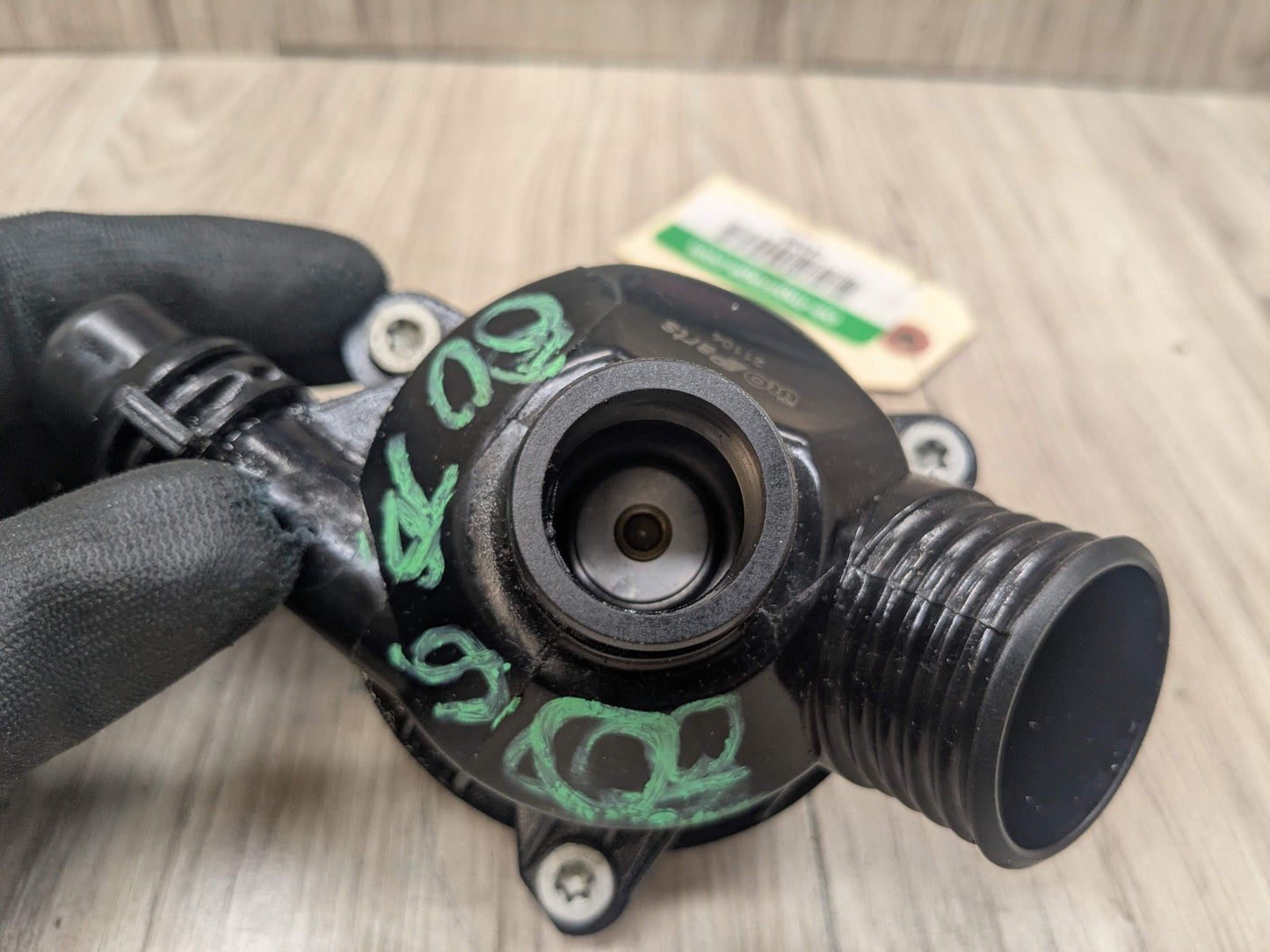 URO BMW E70 E90 E92 E93 Engine N51 N52 N54 Water Coolant Thermostat Housing