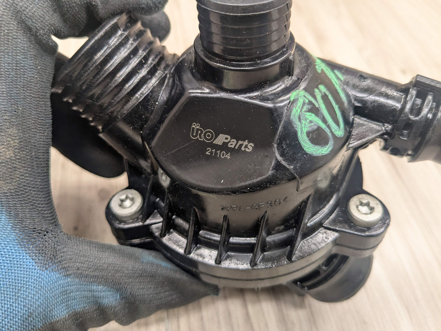 URO BMW E70 E90 E92 E93 Engine N51 N52 N54 Water Coolant Thermostat Housing