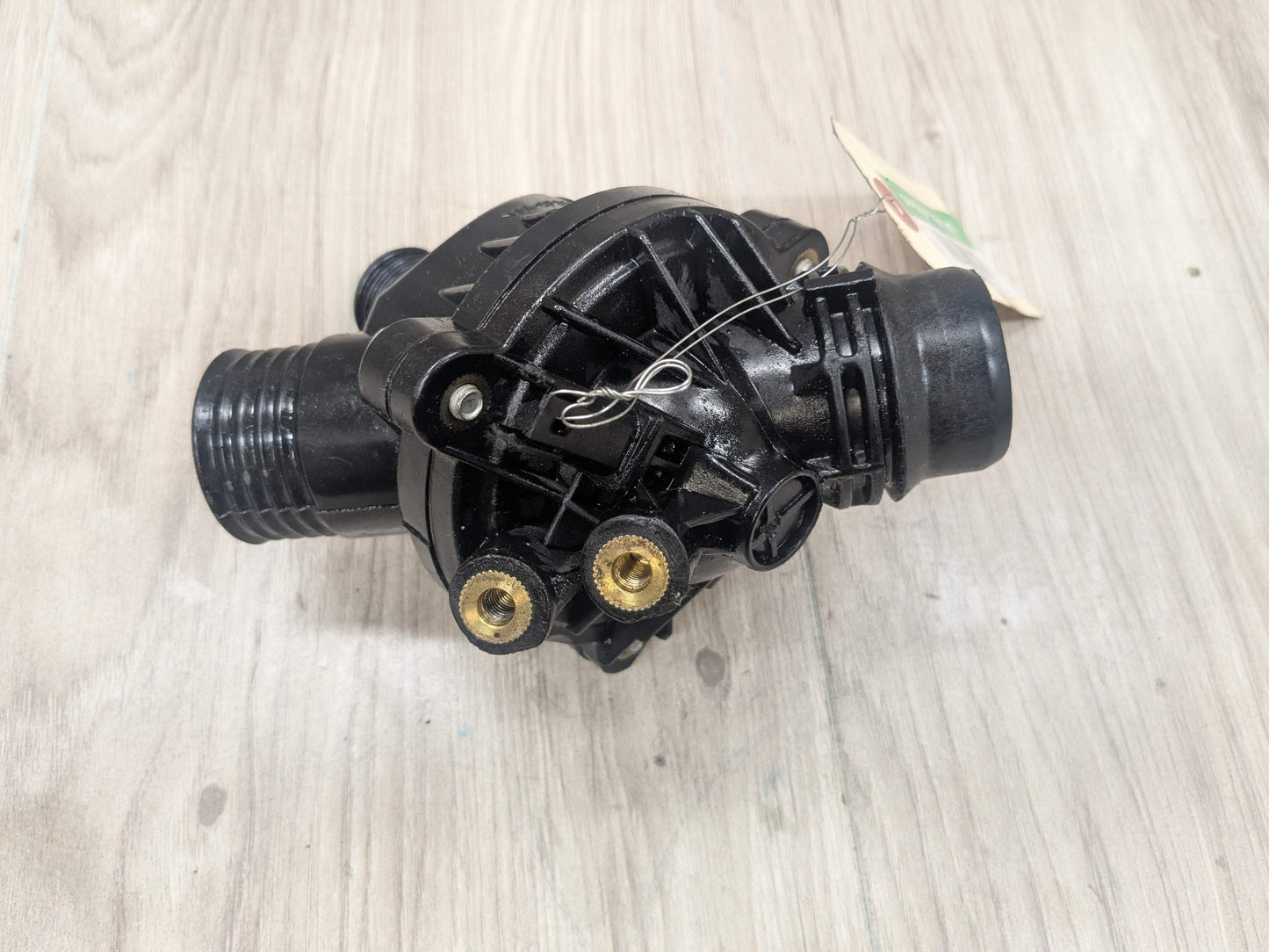 URO BMW E70 E90 E92 E93 Engine N51 N52 N54 Water Coolant Thermostat Housing