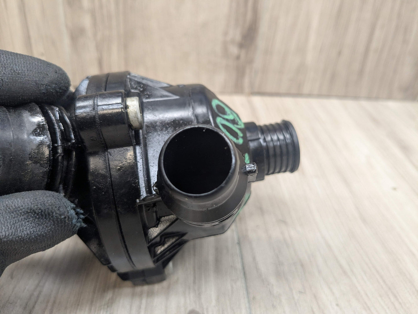 URO BMW E70 E90 E92 E93 Engine N51 N52 N54 Water Coolant Thermostat Housing