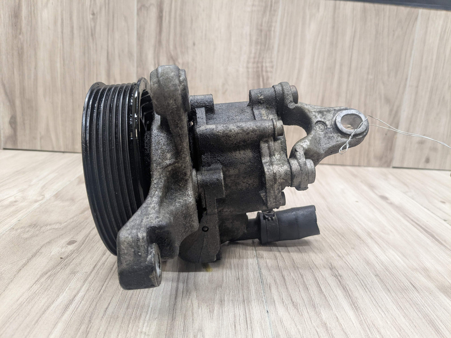 OEM BMW E82 E88 E90 E92 E93 328 335 Hydraulic Power Steering Pump N54 N55