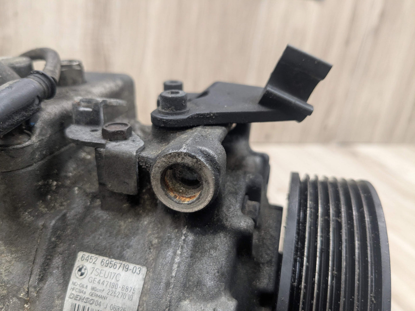 OEM BMW E82 E88 E89 E90 E92 E93 335 AC Compressor Clutch A/C Pump Pulley N54 N55