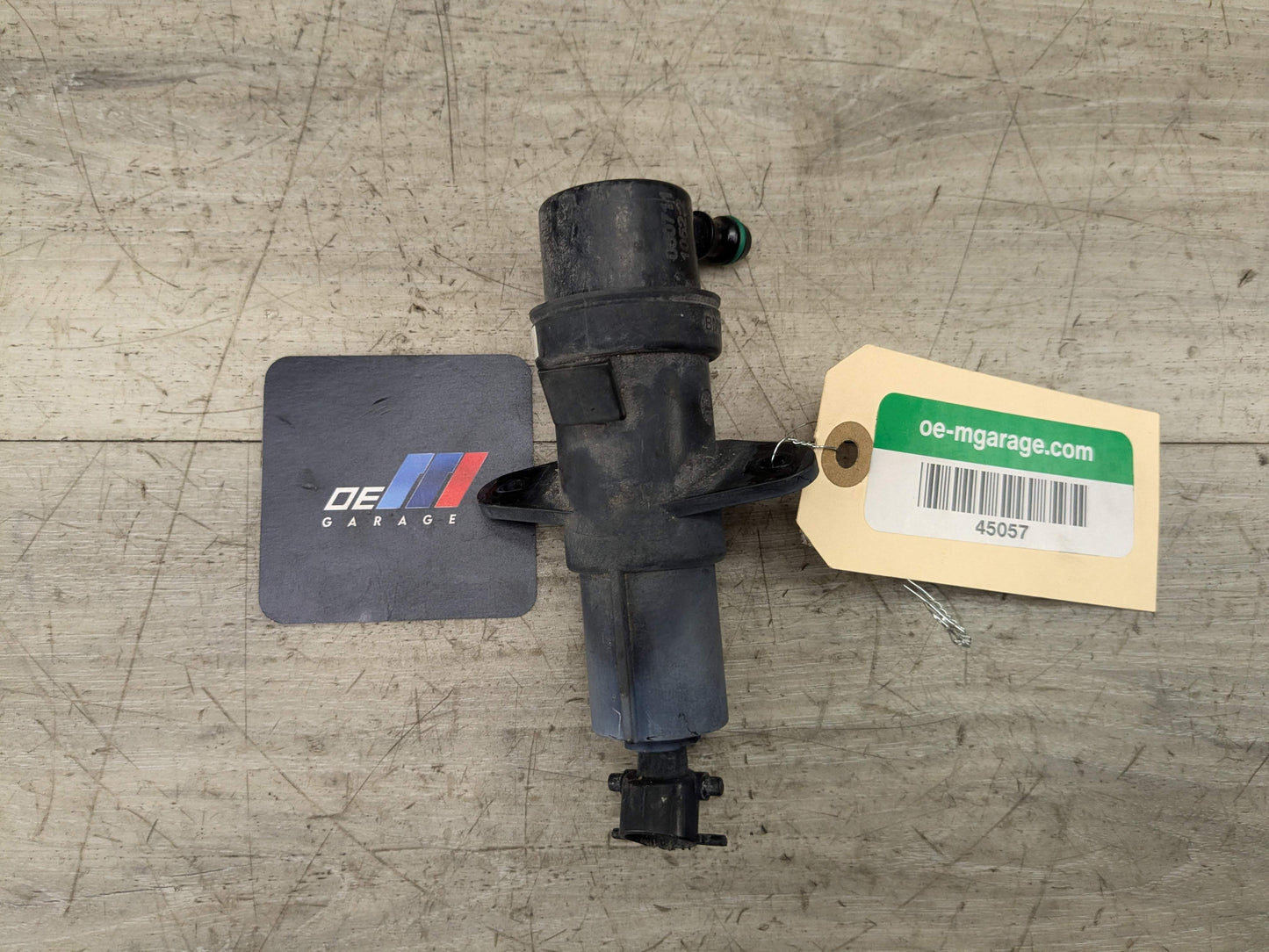 OEM BMW E88 E90 E92 328 335 Front Left or Right Headlight Washer Spray Nozzle