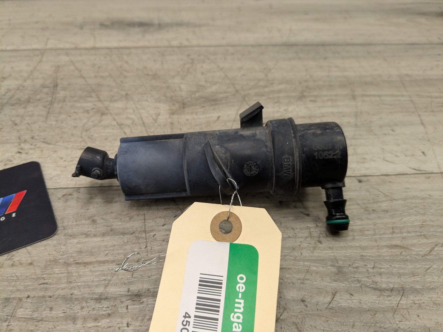 OEM BMW E88 E90 E92 328 335 Front Left or Right Headlight Washer Spray Nozzle