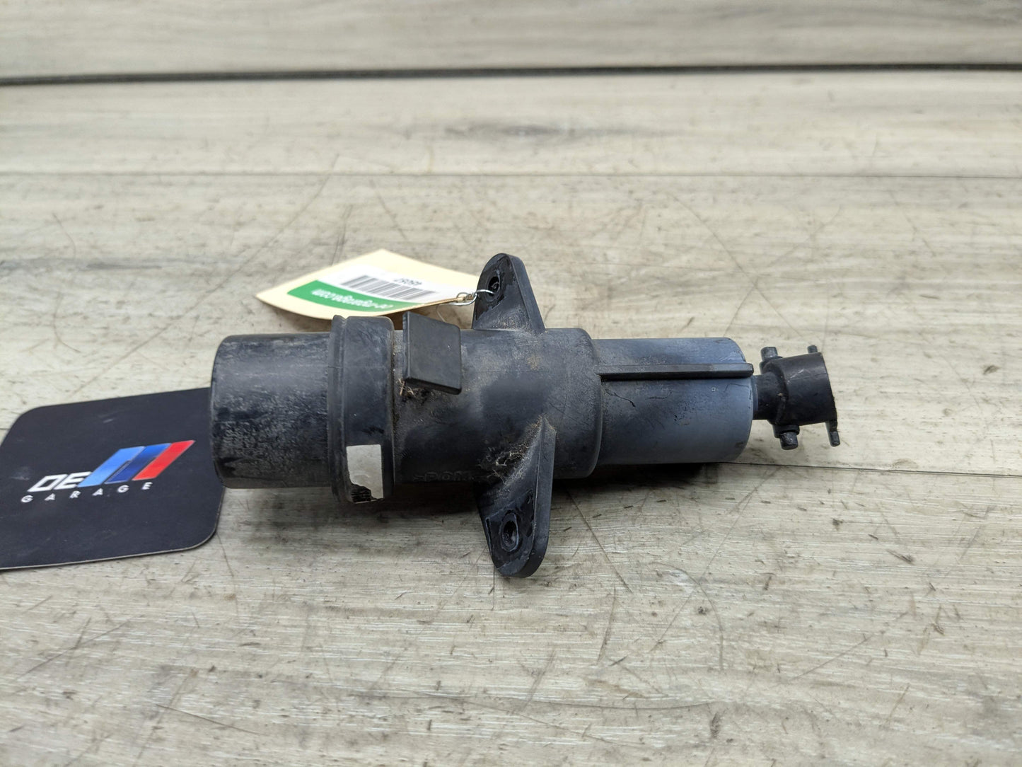 OEM BMW E88 E90 E92 328 335 Front Left or Right Headlight Washer Spray Nozzle