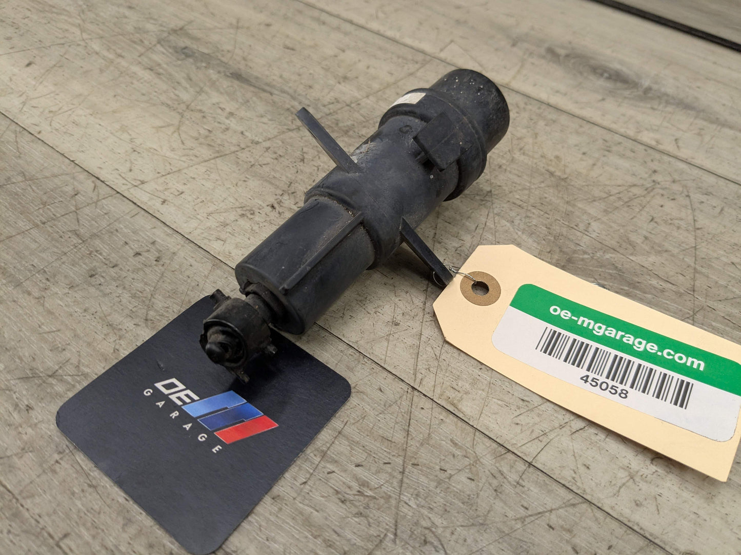 OEM BMW E88 E90 E92 328 335 Front Left or Right Headlight Washer Spray Nozzle