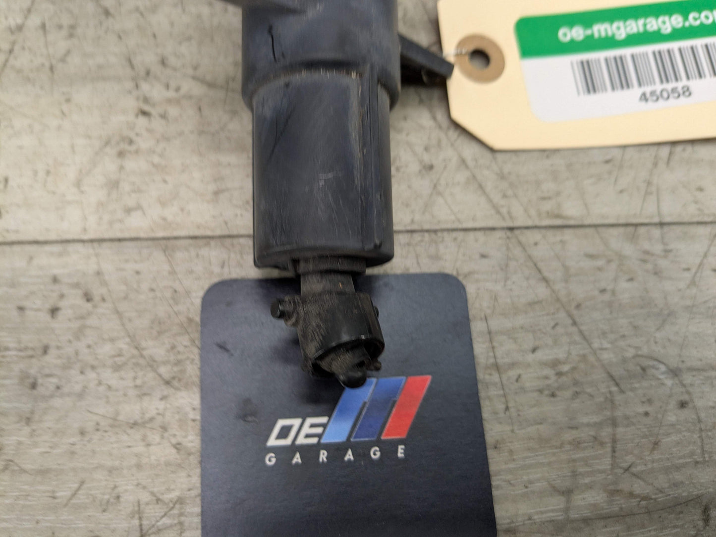 OEM BMW E88 E90 E92 328 335 Front Left or Right Headlight Washer Spray Nozzle