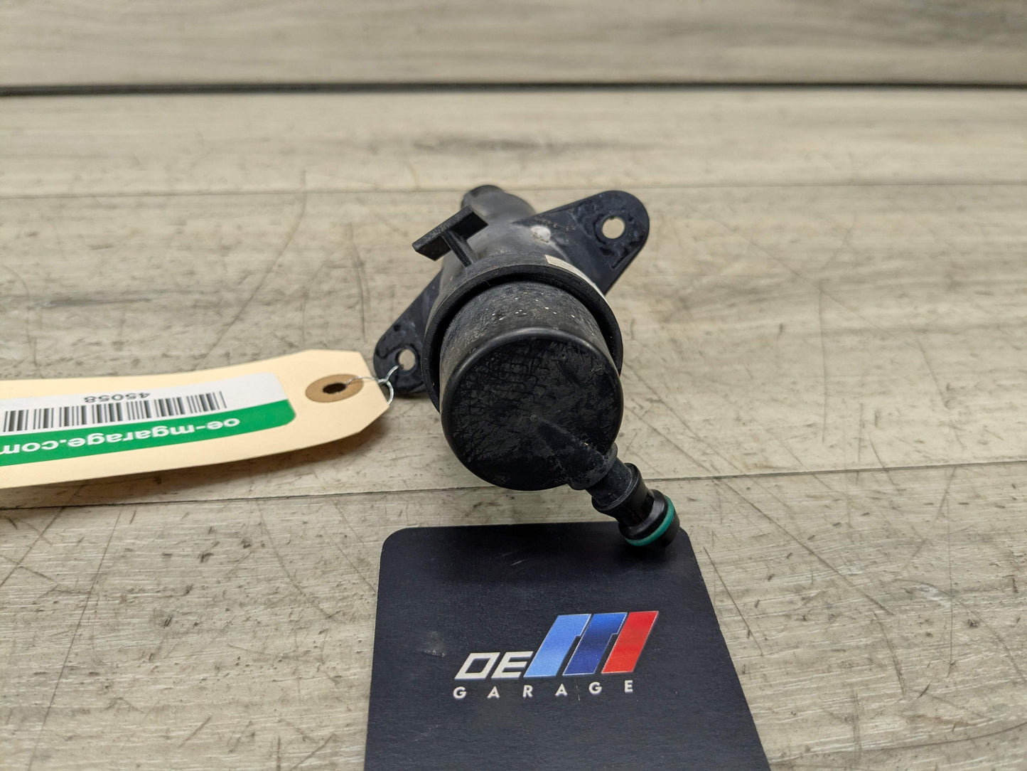 OEM BMW E88 E90 E92 328 335 Front Left or Right Headlight Washer Spray Nozzle