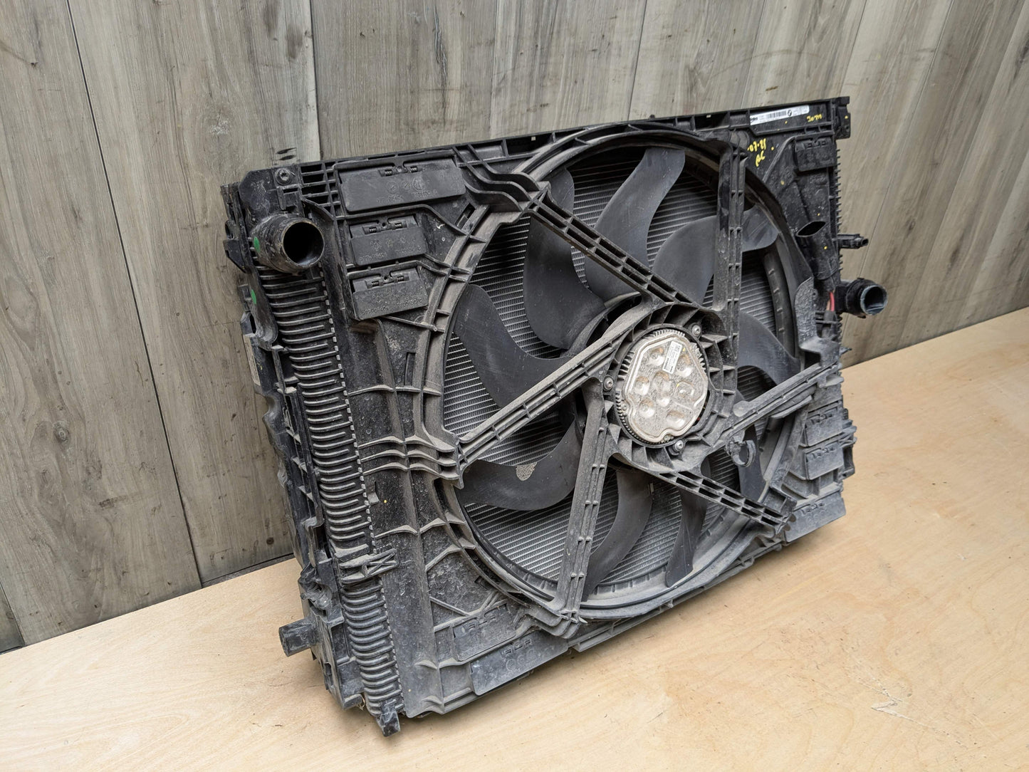 OEM BMW G20 G22 G26 G42 330 430 B46 Radiator Condenser Cooling Fan Assembly 500W