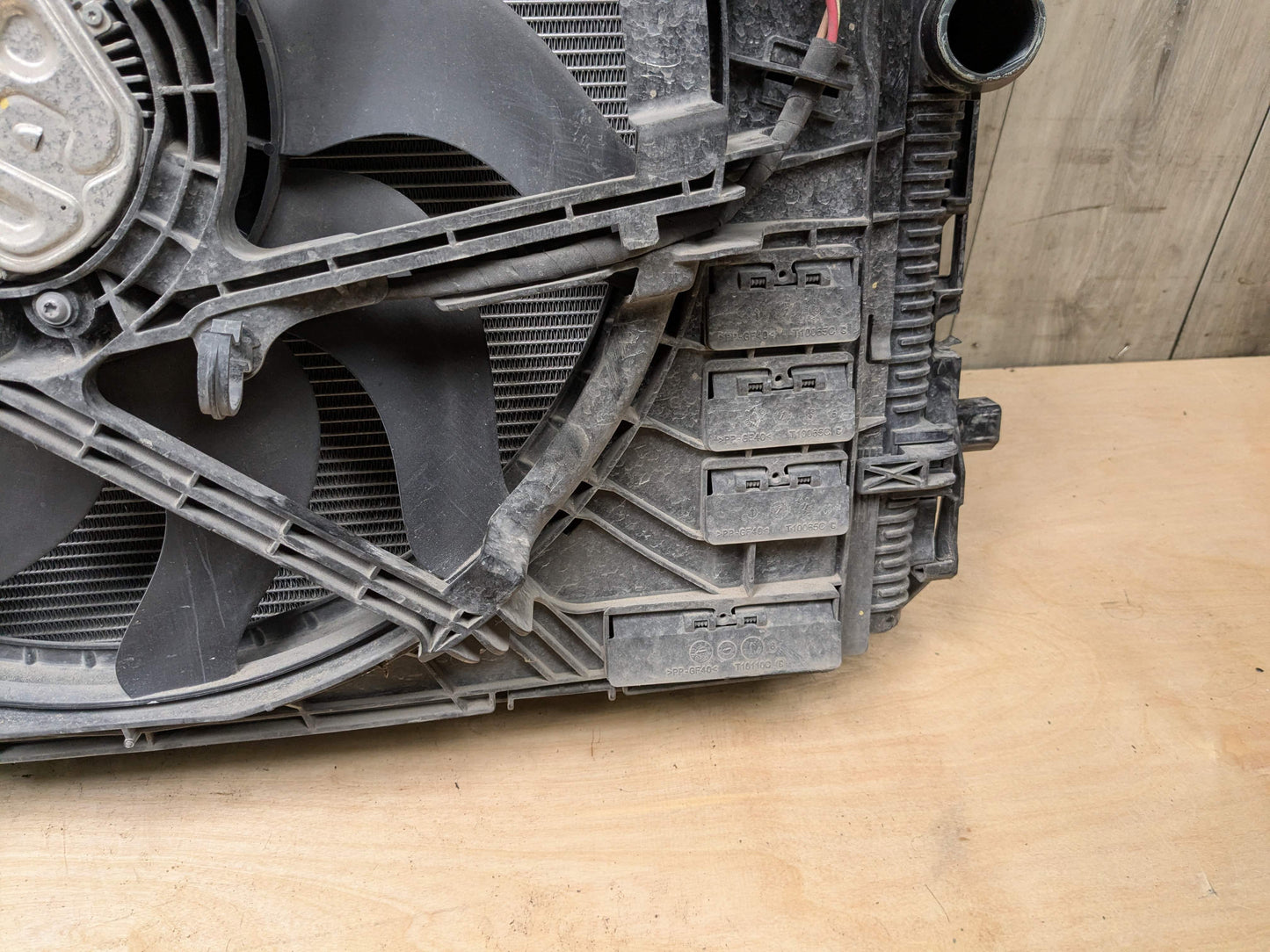 OEM BMW G20 G22 G26 G42 330 430 B46 Radiator Condenser Cooling Fan Assembly 500W