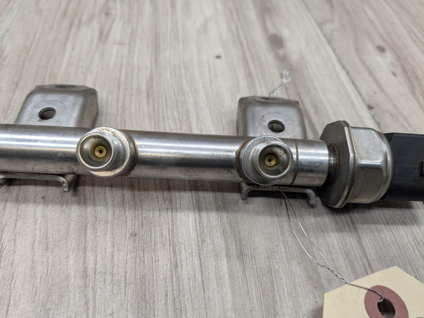 OEM BMW E88 E92 E93 F01 F02 N54 Engine High Pressure Fuel Injector Line Rail