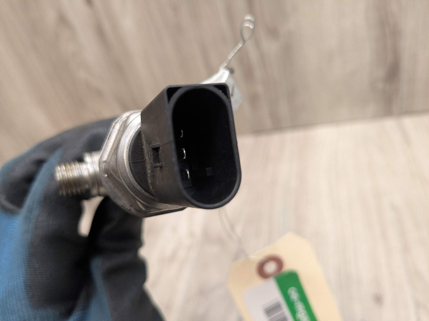 OEM BMW E88 E92 E93 F01 F02 N54 Engine High Pressure Fuel Injector Line Rail