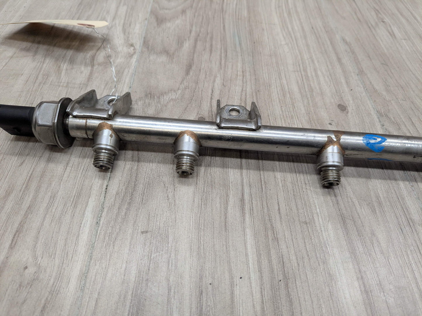 OEM BMW E88 E92 E93 F01 F02 N54 Engine High Pressure Fuel Injector Line Rail