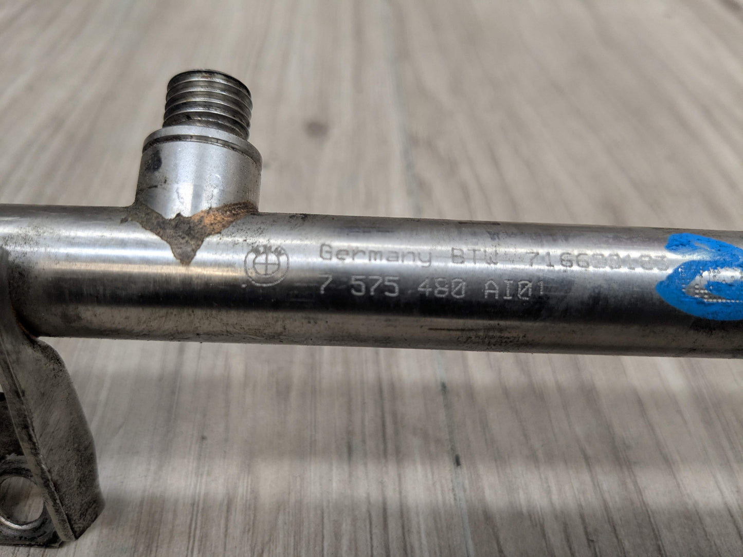 OEM BMW E88 E92 E93 F01 F02 N54 Engine High Pressure Fuel Injector Line Rail