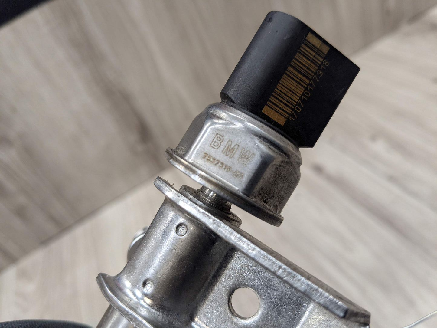 OEM BMW E88 E92 E93 F01 F02 N54 Engine High Pressure Fuel Injector Line Rail