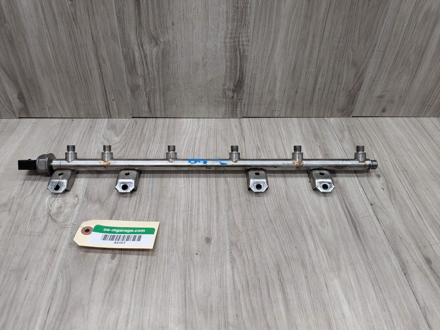 OEM BMW E88 E92 E93 F01 F02 N54 Engine High Pressure Fuel Injector Line Rail