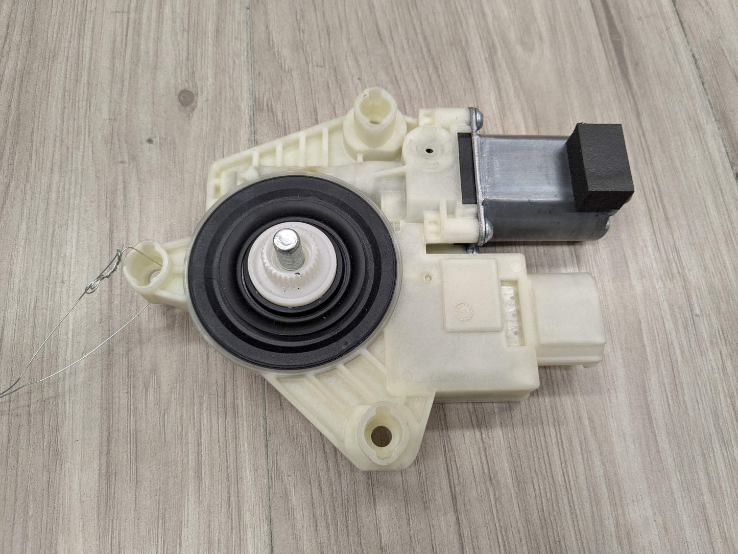 OEM BMW F90 F97 G01 G02 G30 X3 M5 Rear Left Driver Door Window Regulator Motor