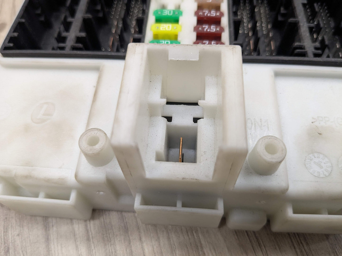 OEM BMW F30 F32 F36 F80 F82 F83 M3 M4 Body Control Junction Box Module FEM