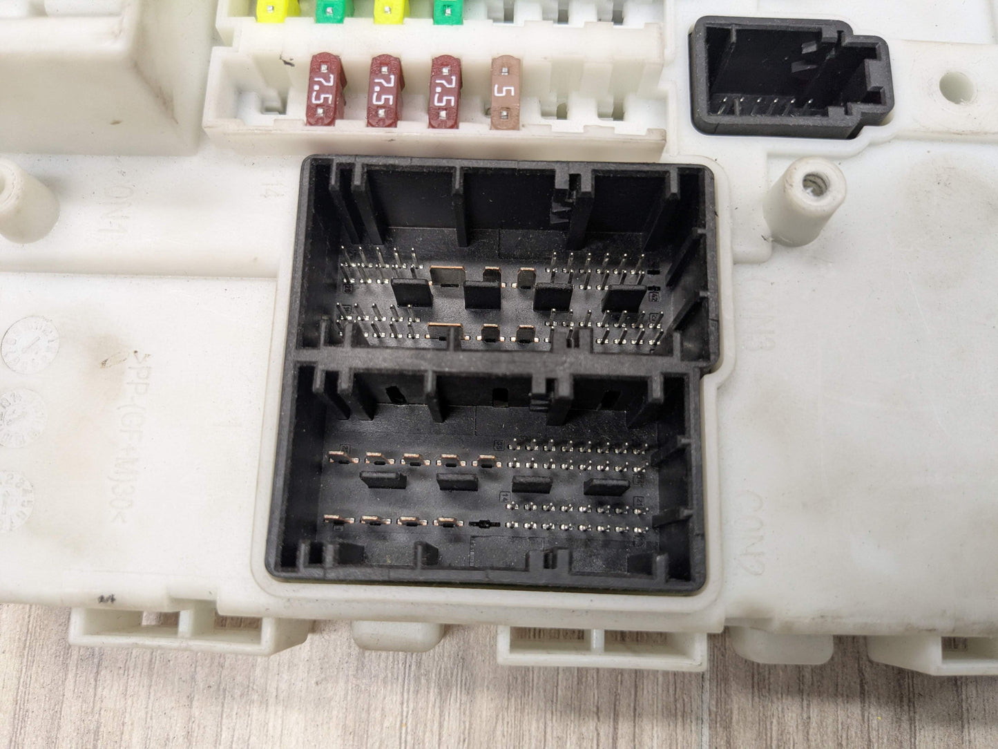 OEM BMW F30 F32 F36 F80 F82 F83 M3 M4 Body Control Junction Box Module FEM