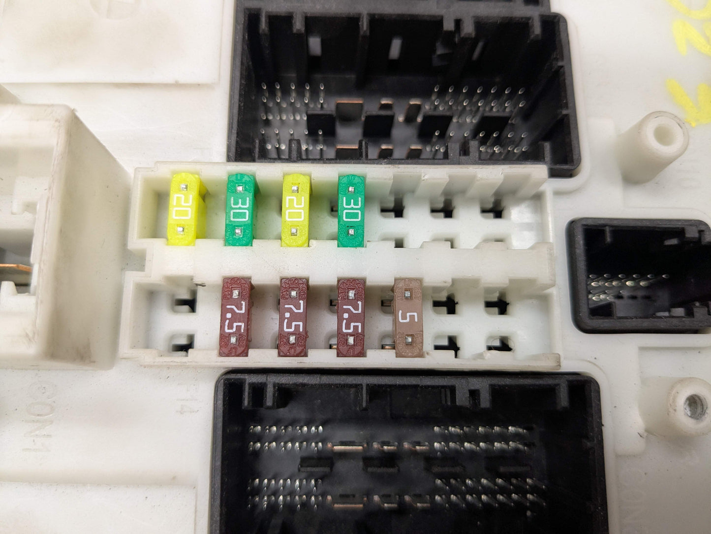 OEM BMW F30 F32 F36 F80 F82 F83 M3 M4 Body Control Junction Box Module FEM