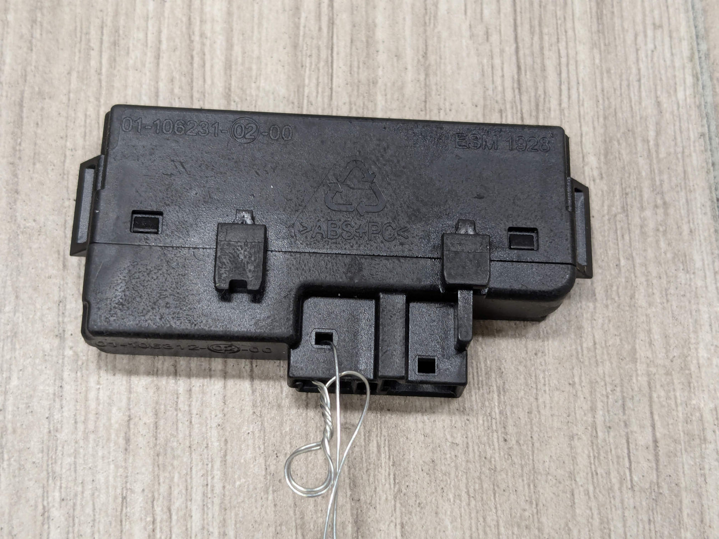 16-19 OEM BMW F90 G11 G12 740 750 Steering Wheel Touch Detection Control Module