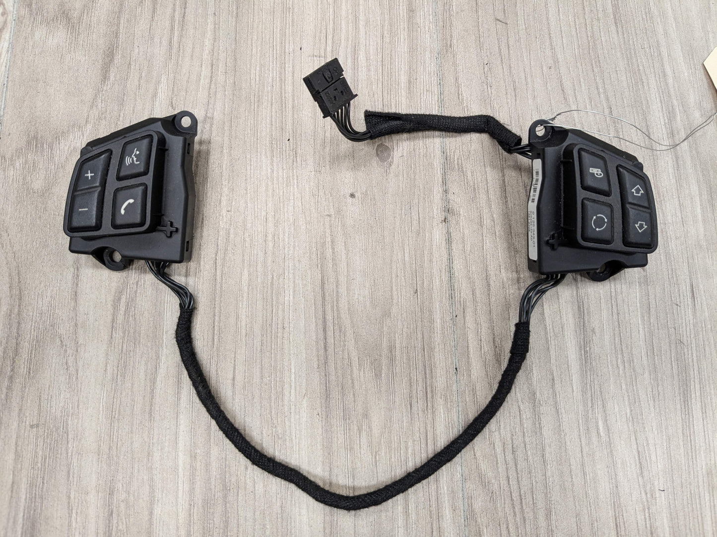 06-13 OEM BMW E82 E84 E88 E90 E92 E93 Steering Wheel Multifunction Button Switch