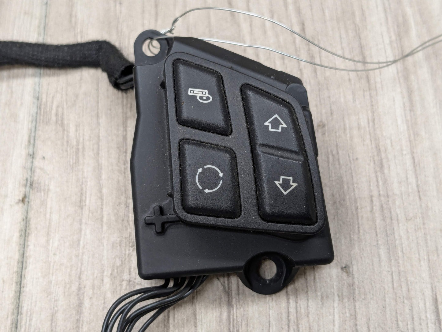 06-13 OEM BMW E82 E84 E88 E90 E92 E93 Steering Wheel Multifunction Button Switch