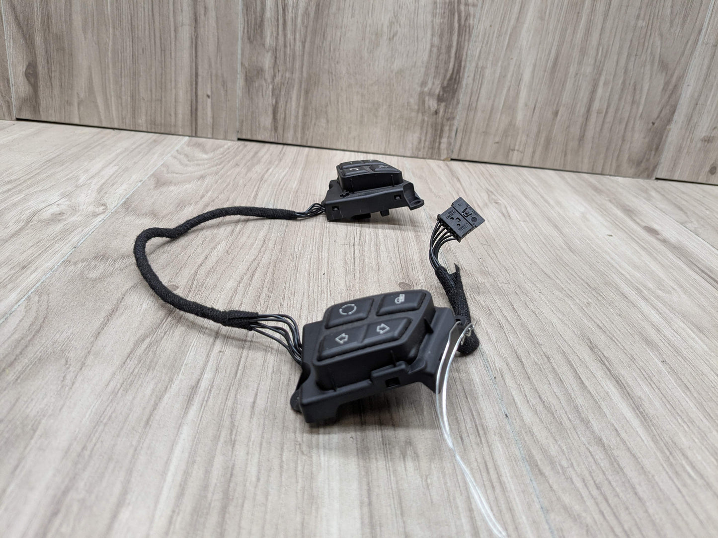 06-13 OEM BMW E82 E84 E88 E90 E92 E93 Steering Wheel Multifunction Button Switch