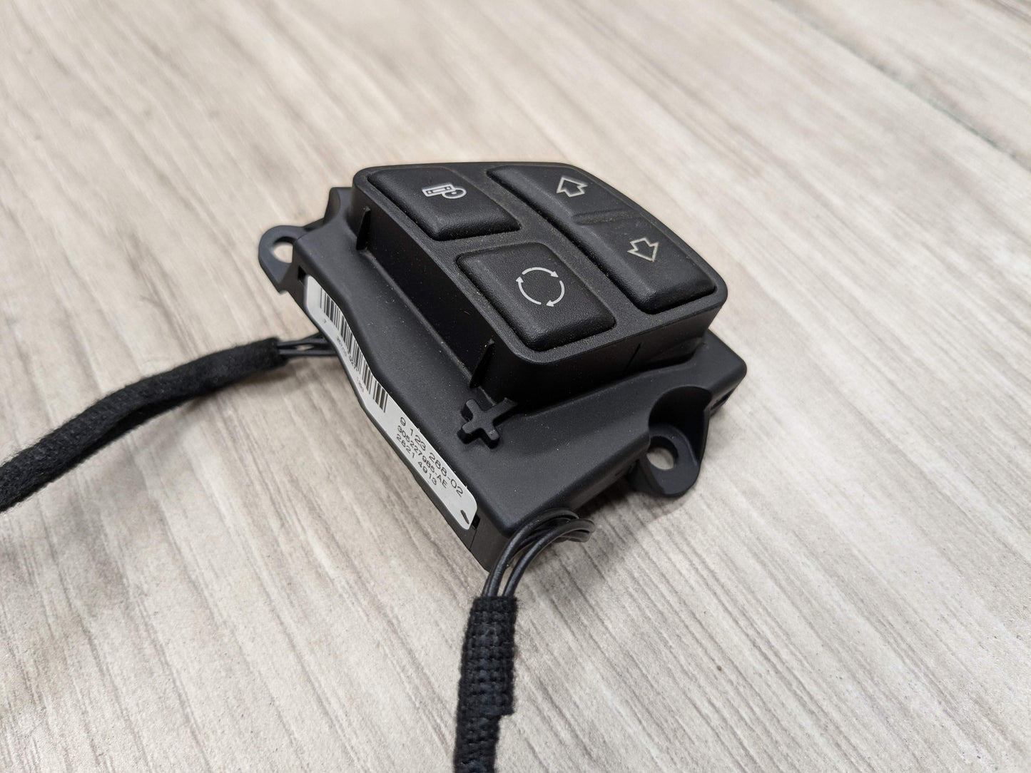 OEM BMW E82 E88 E90 E92 E93 Steering Wheel Multi Function Control Switch Module