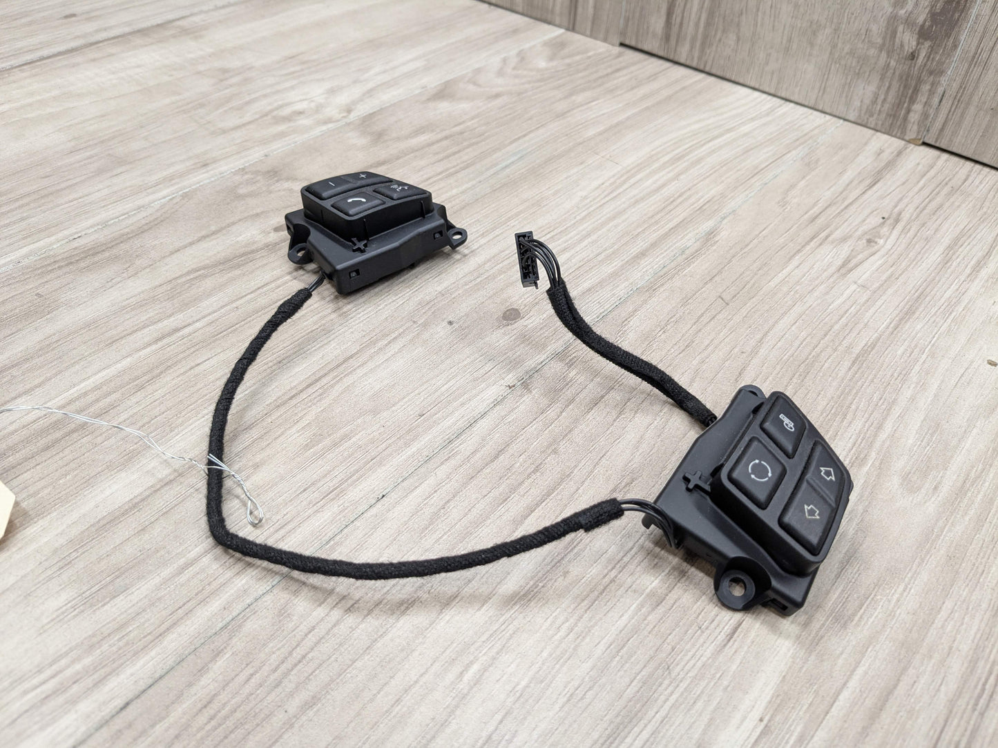 OEM BMW E82 E88 E90 E92 E93 Steering Wheel Multi Function Control Switch Module