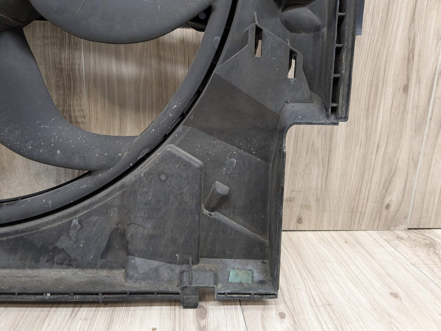 OEM BMW E82 E88 E90 E92 E93 Engine N54 N55 Radiator Auxiliary Fan Shroud 600W