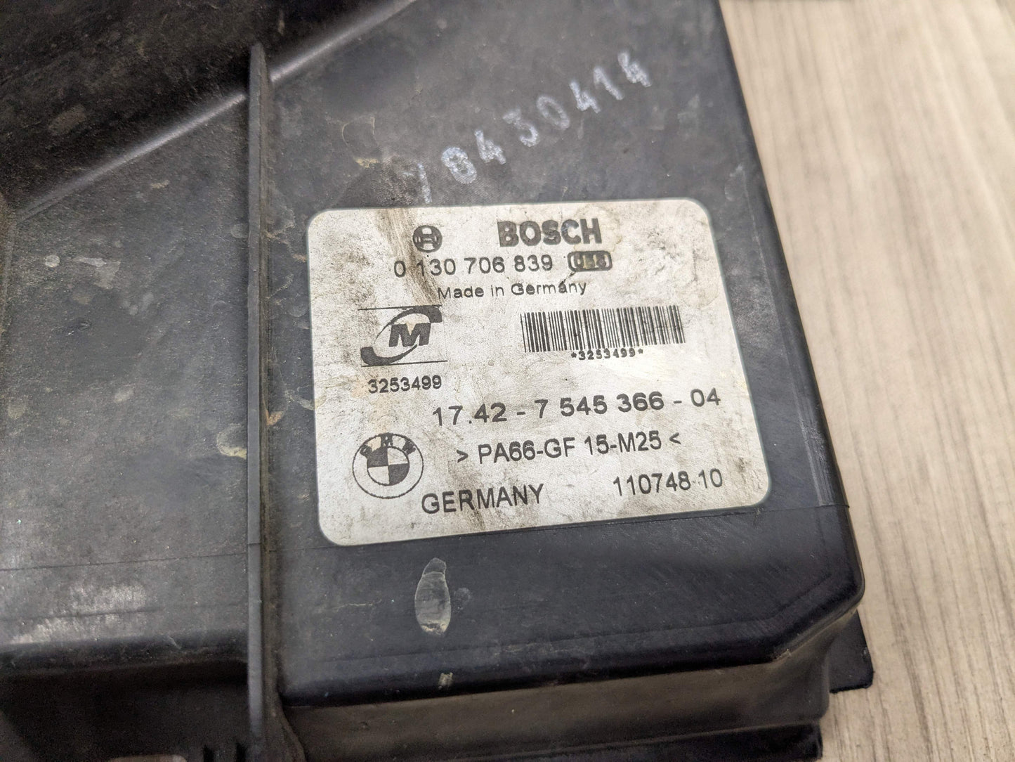 OEM BMW E82 E88 E90 E92 E93 Engine N54 N55 Radiator Auxiliary Fan Shroud 600W