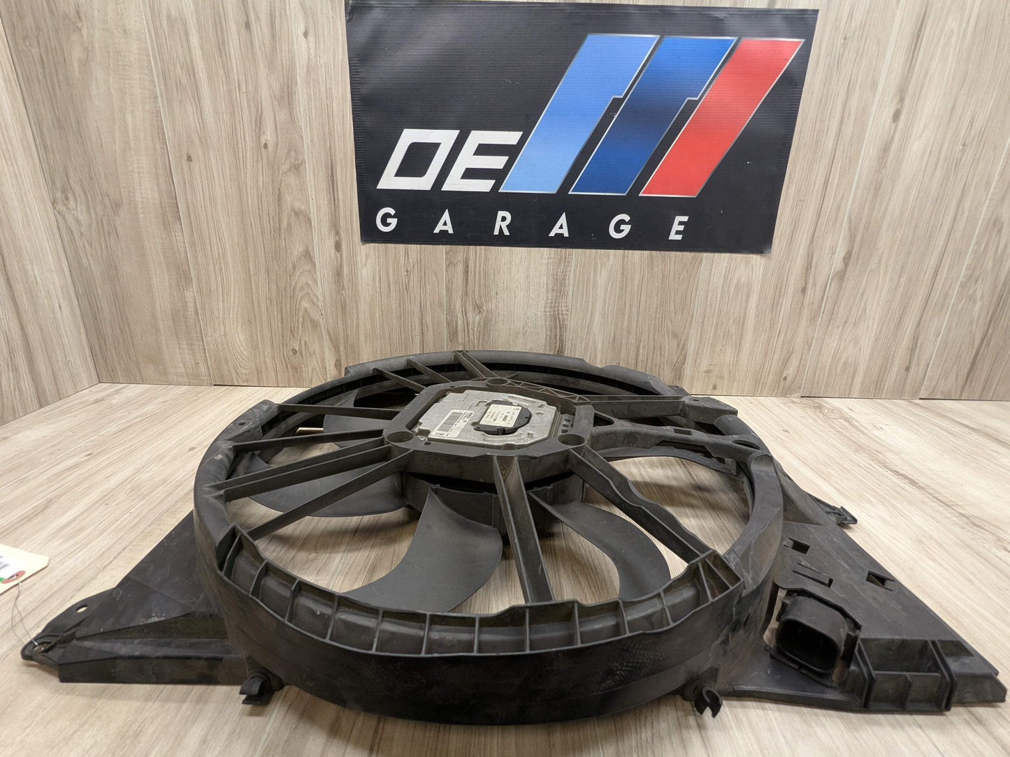 OEM BMW E82 E88 E90 E92 E93 Engine N54 N55 Radiator Auxiliary Fan Shroud 600W