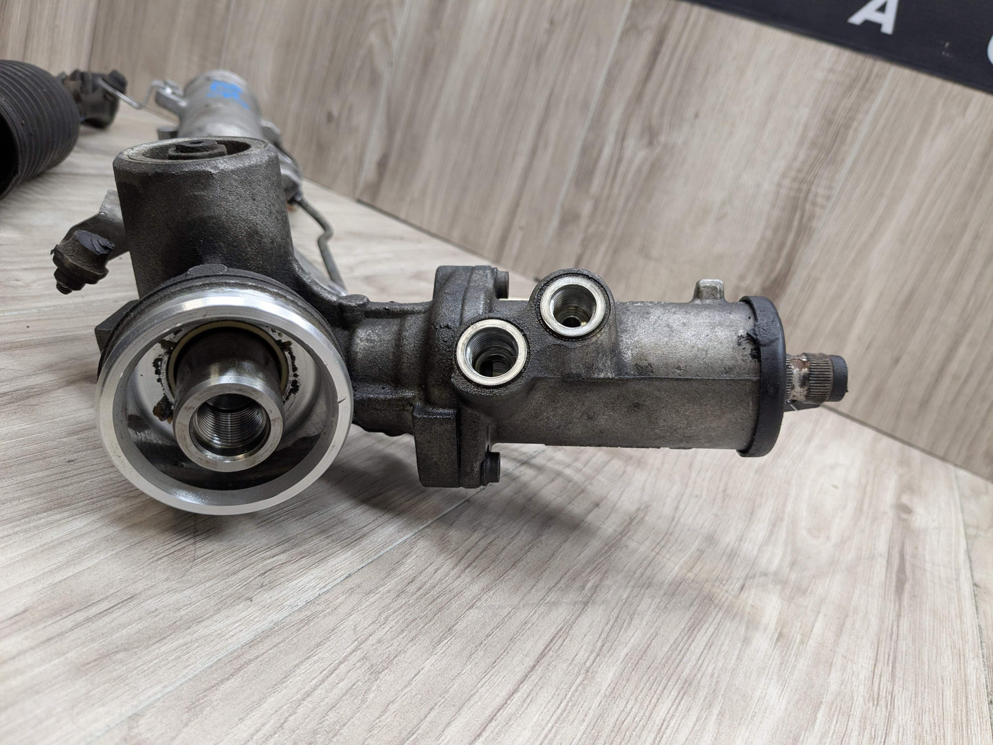 OEM BMW E82 E88 E90 E92 E93 328 335 RWD Power Steering Gear Rack and Pinion L5