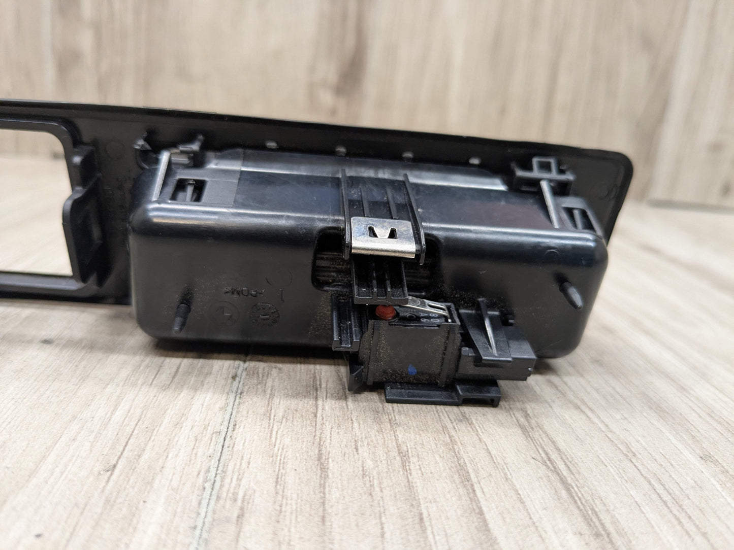 OEM BMW F22 F23 F30 F32 F36 F80 F82 F87 M3 M4 Trunk Lid Release Switch Handle