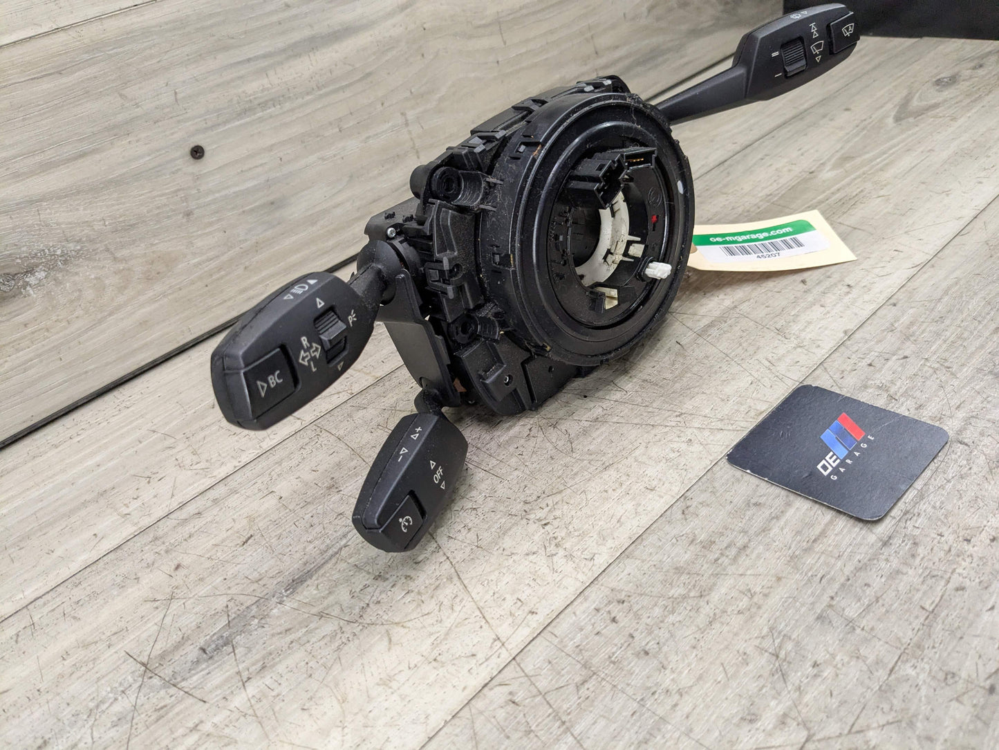 08-13 OEM BMW E82 E88 128 135 Steering Angle Sensor Clock Spring