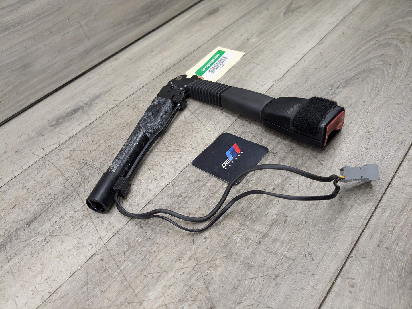 OEM BMW E82 E84 E88 E89 E90 E92 Front Left Driver Seat Belt Buckle Tensioner