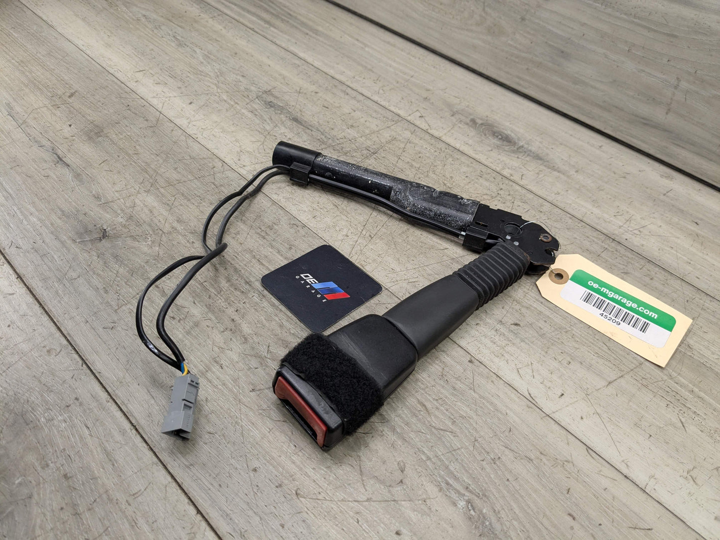 OEM BMW E82 E84 E88 E89 E90 E92 Front Left Driver Seat Belt Buckle Tensioner