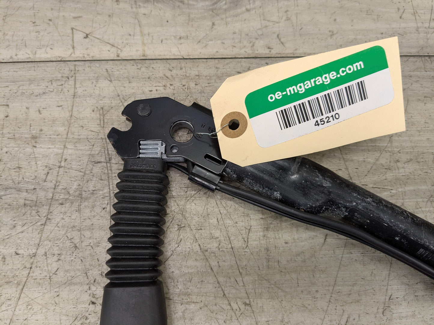 OEM BMW E82 E84 E88 E89 E90 E92 Front Right Passenger Seat Belt Buckle Tensioner